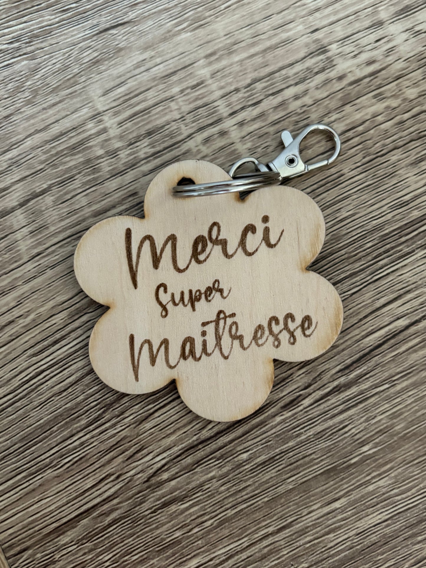 Porte clé maîtresse fleurs